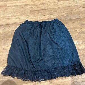 Bella Bird skirt knee length size medim